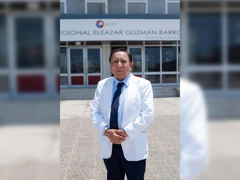 Exdirector del hospital regional lanza candidatura al Colegio Médico