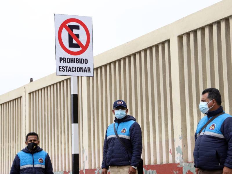 Chimbote: Instalan señales de tránsito para combatir paraderos informales
