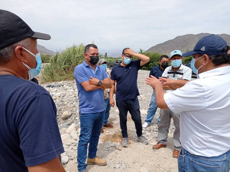 Chimbote: Congresista inspecciona puntos críticos del río Santa en Vinzos