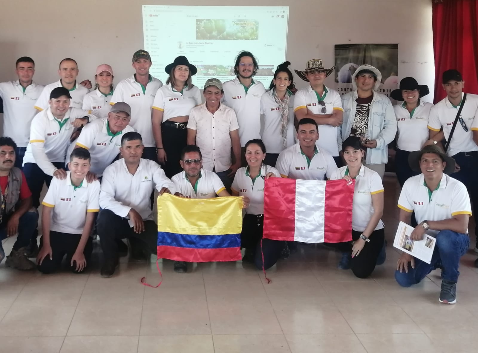 Chimbote: Agricultores colombianos visitan la Cooperativa Apaes