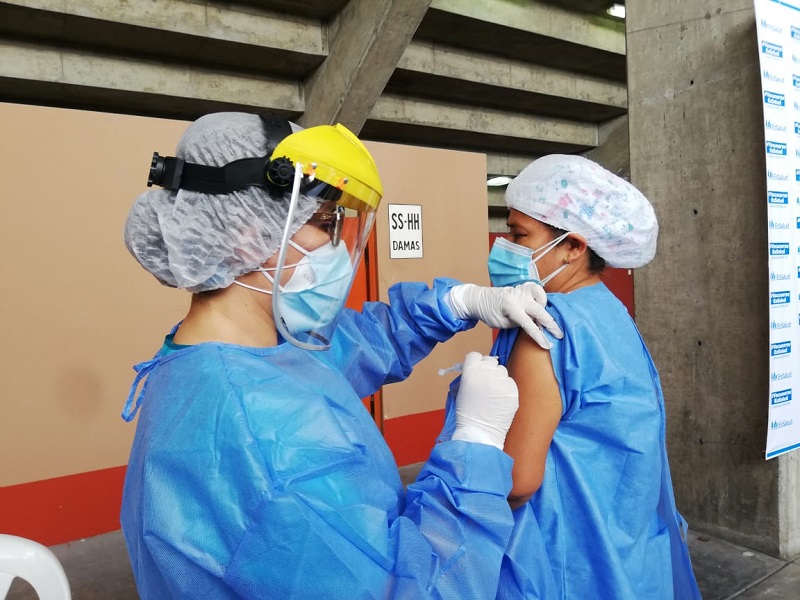 Coronavirus: Más de mil vacunas para Hospital III de EsSalud, en Chimbote