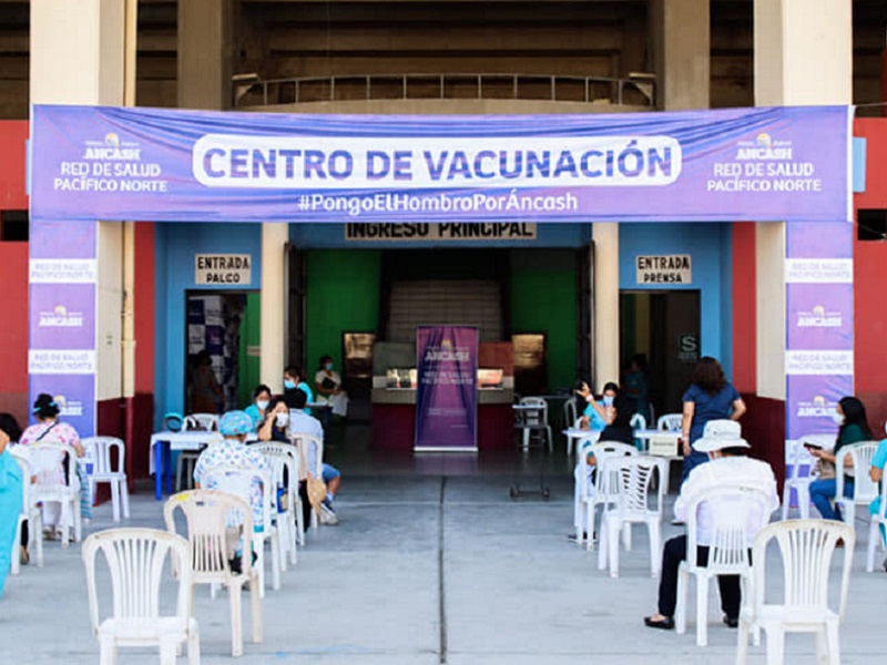 Coronavirus: Inician vacunación masiva para personal de postas de salud